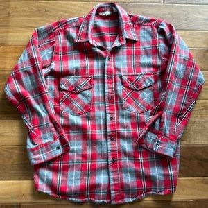 Vtg Winter Run red plaid flannel button up